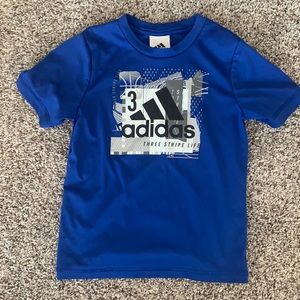 Size for T blue Adidas light weight short sleeve T